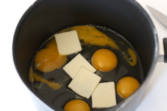 This is easier than how most people make scrambled eggs.