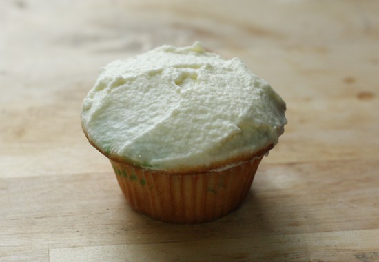 This cupcake would fail a psychodelic color test.