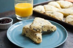 Easy Currant Scones: Scones were one of the first things I ever learned to bake and these scones are some of my favorites! Easy to make and they have a perfect buttery texture! | macheesmo.com