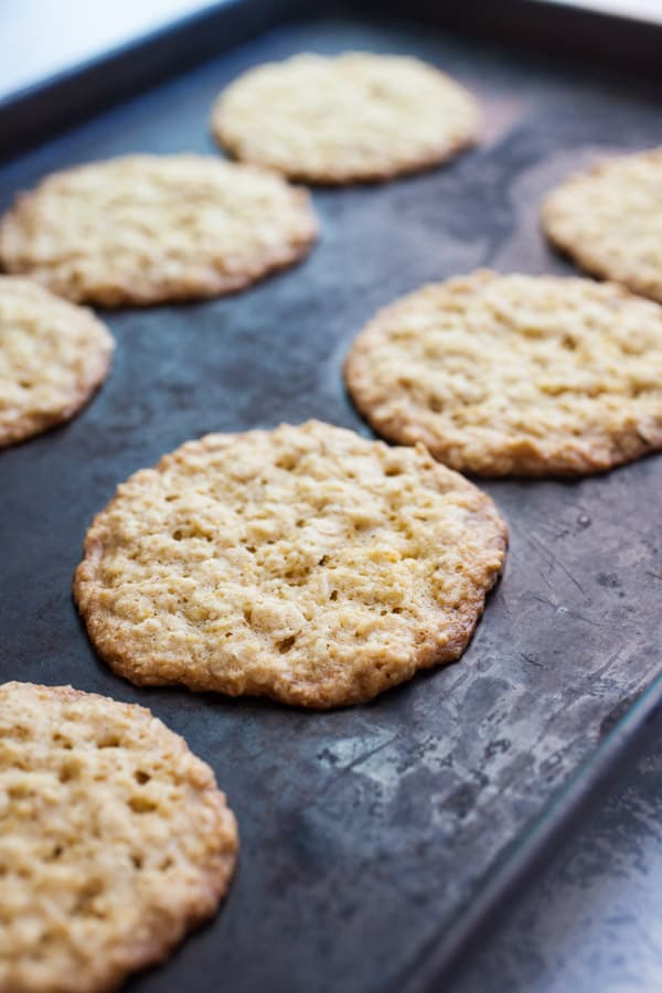 Crispy Oatmeal Cookies