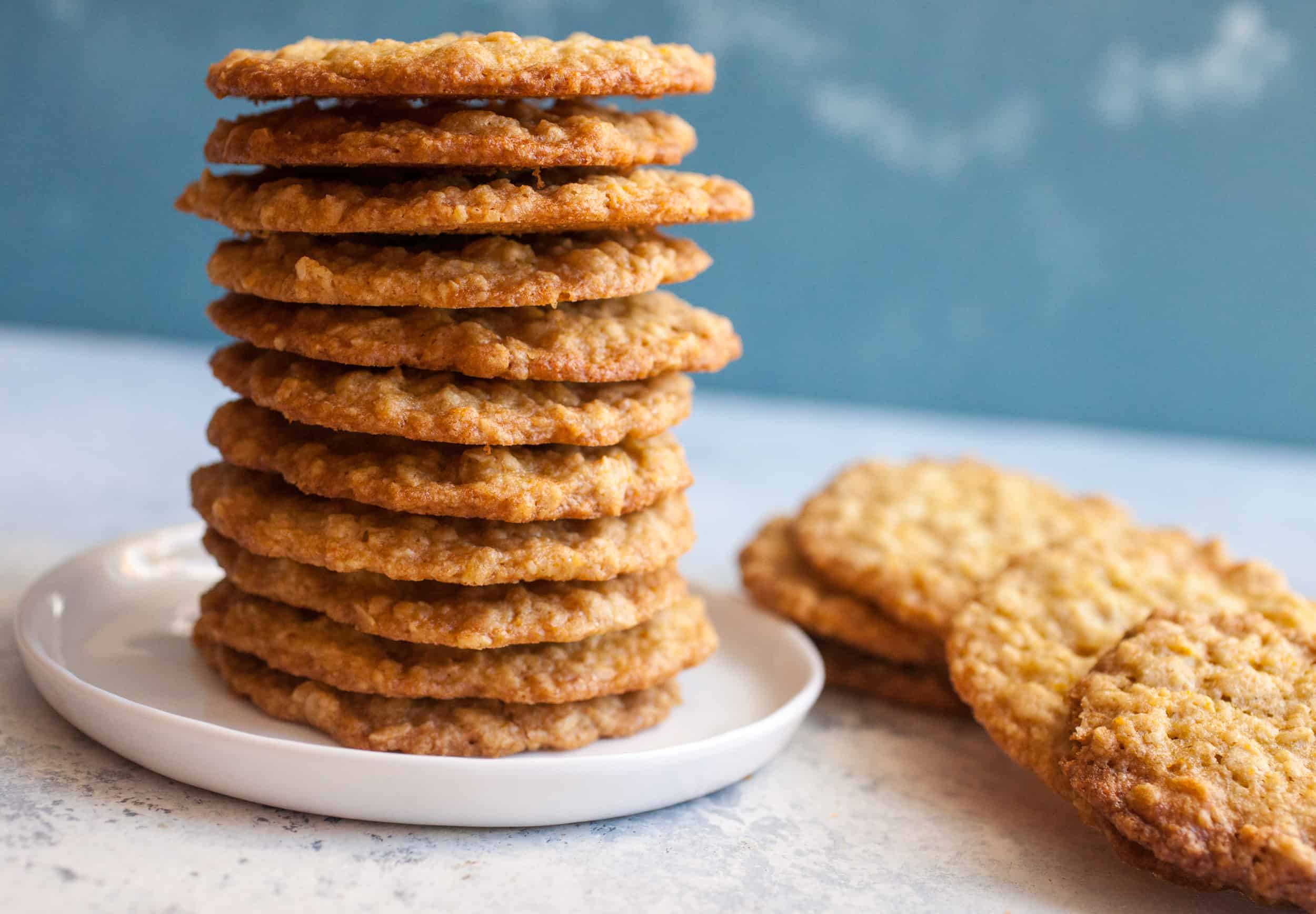 Crispy Oatmeal Cookies Image