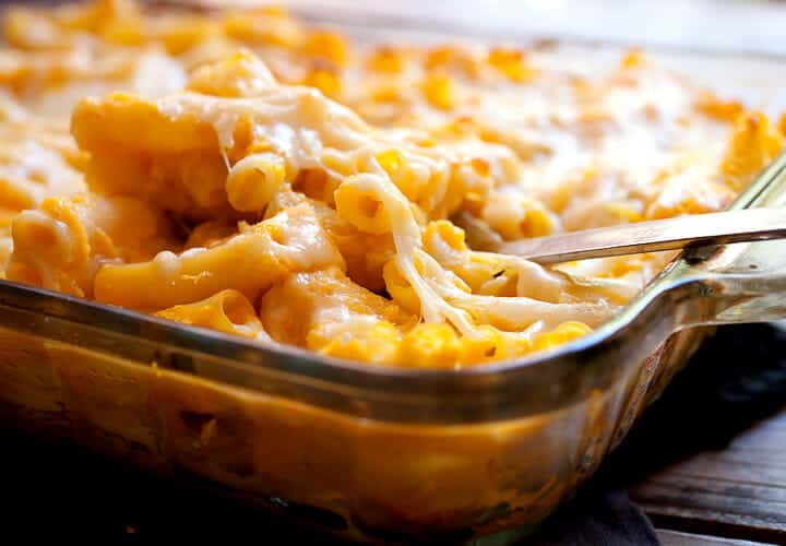 Butternut Squash Baked Ziti: This is such a great fall twist on classic baked ziti. Butternut Squash, Gruyere cheese, and a few spices to tie it all together. Easy to make and will feed a crowd! Baked ziti is the BEST! | macheesmo.com