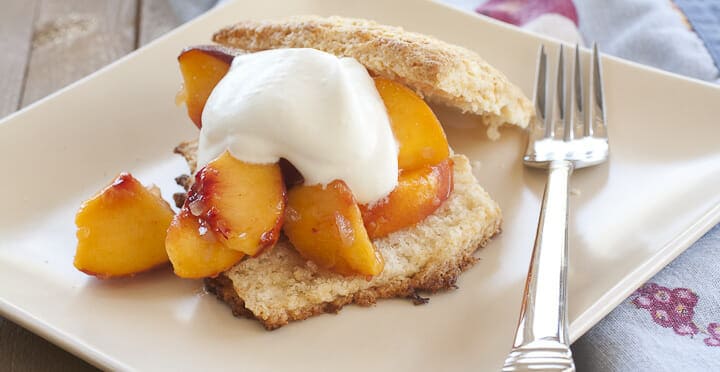 Double Ginger Biscuits with Peaches Image