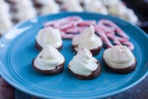 Peppermint Meringues with Chocolate