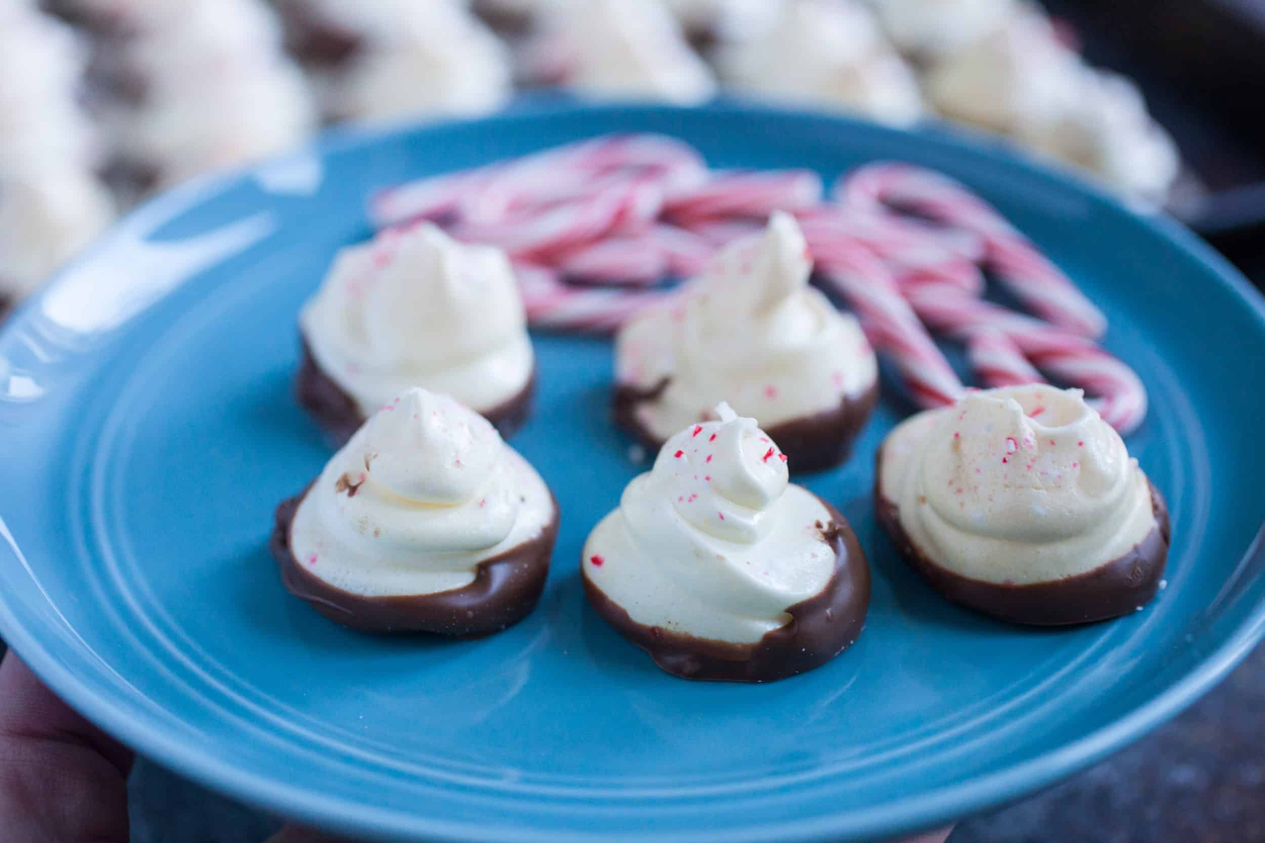 Peppermint Meringues with Chocolate