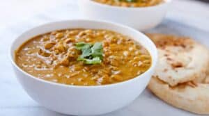 Black Eyed Peas Curry: A simple curry simmered with spices and black eyed peas. A great dish for New Year's Day. Good luck!