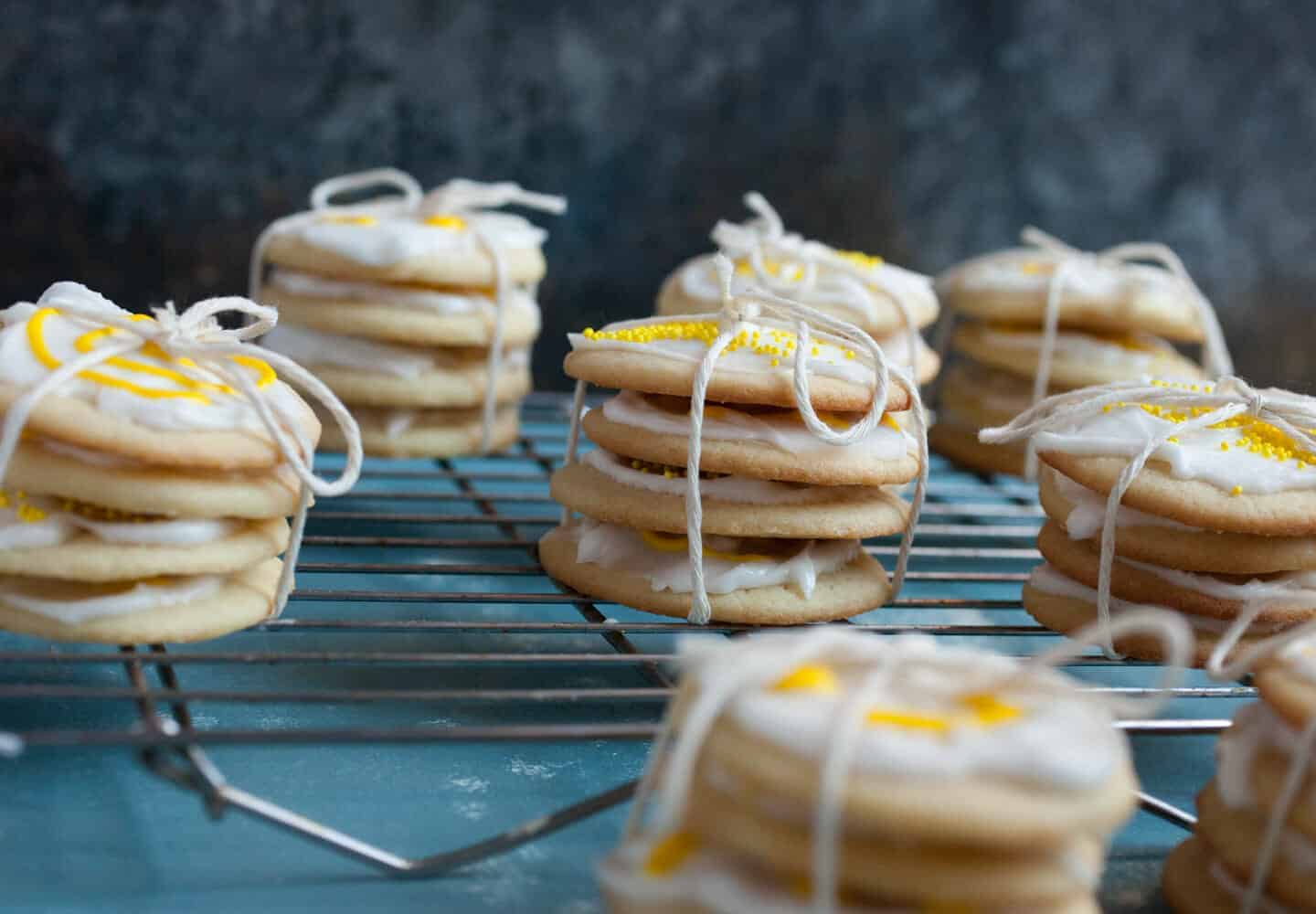 Lemon Butter Cookie Holiday Bundles: These little bundles of perfect lemon butter cookies will brighten any day. Make them for family, friends, or anyone how needs a pick-me-up! | macheesmo.com