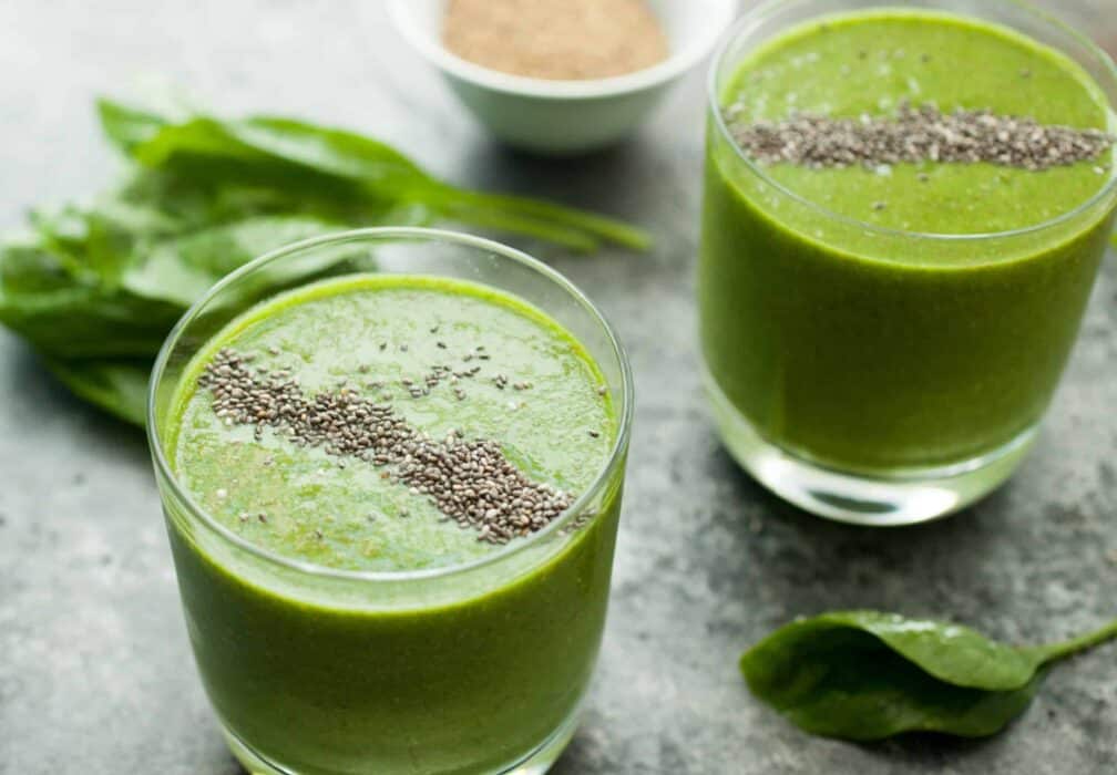 Chai Chia Green Smoothies: Kind of a tongue twister but these green smoothies are a great way to start the day or they are filling enough for a light lunch! | macheesmo.com