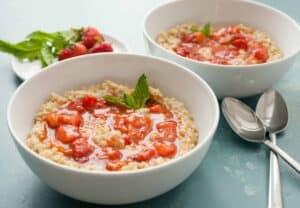 Strawberry Rhubarb Oatmeal Bowls