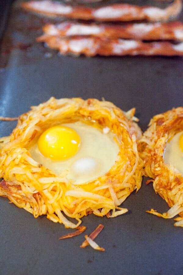 Adding the egg - Hash Brown Egg Nests
