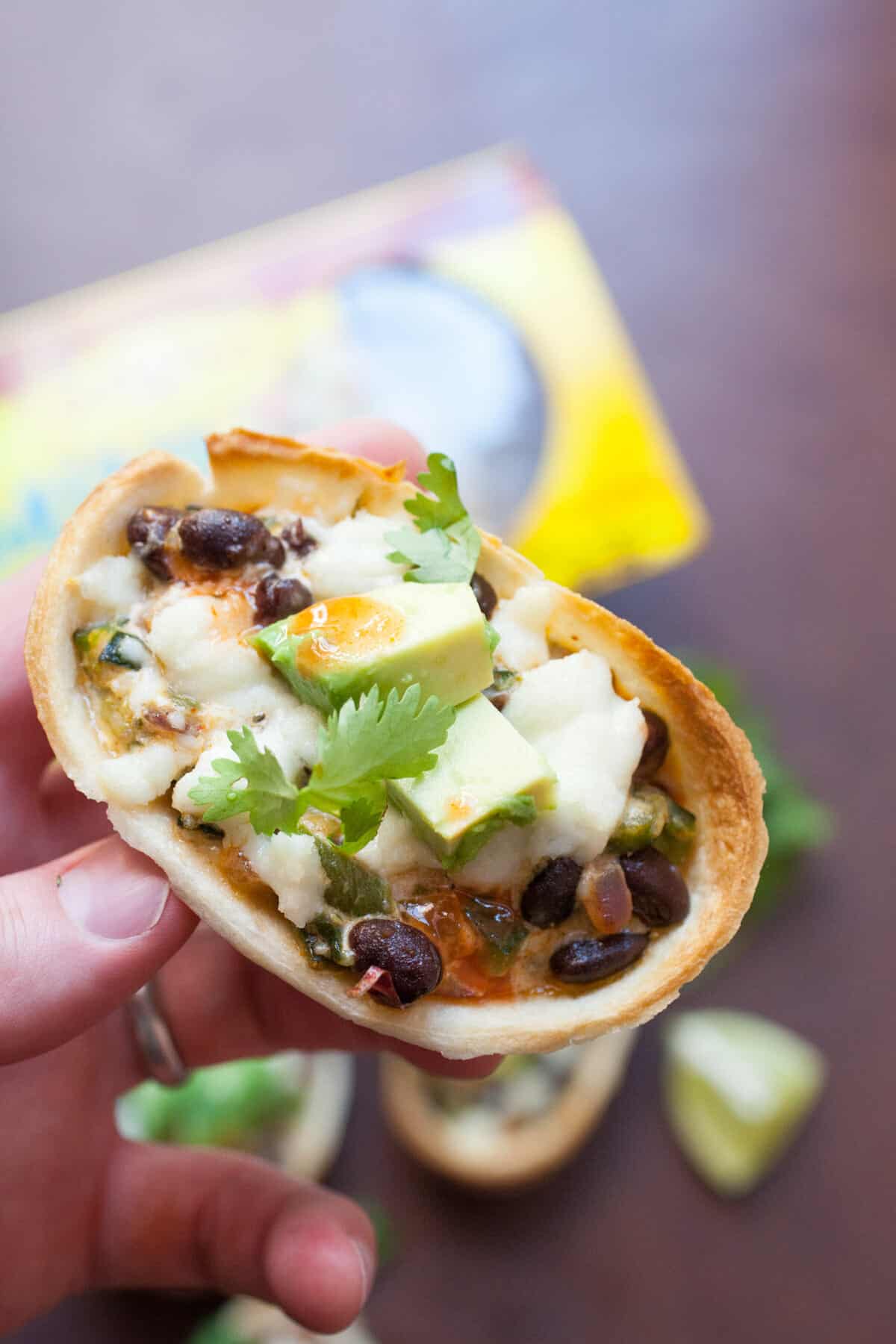 Creamed Pepper Taco Boats: These baked taco boats are stuffed with a creamed pepper mixture that’s SO flavorful. Any Tex-Mex lover will not want to share. | macheesmo.com