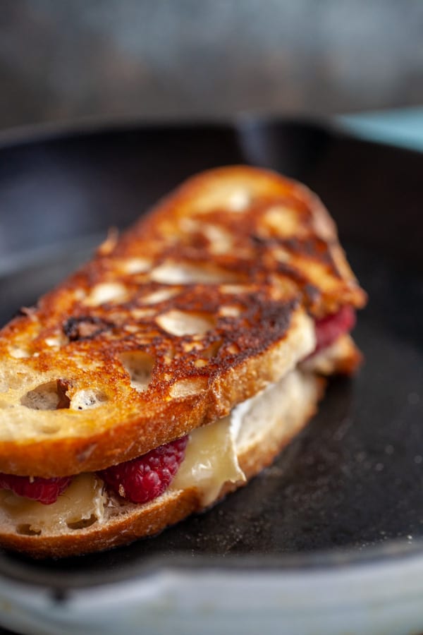 Cooking sandwich - Raspberry Brie Grilled Cheese