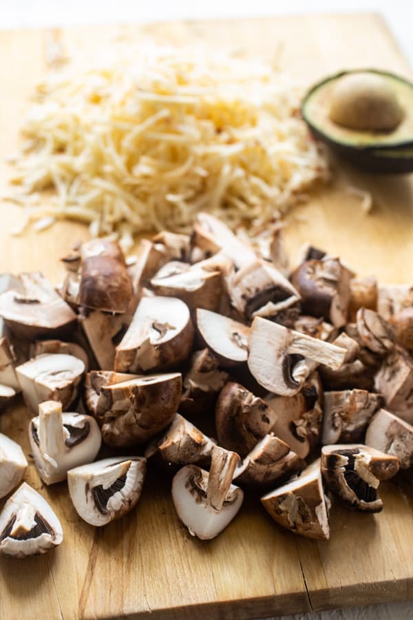 Sliced mushrooms for flatbreads
