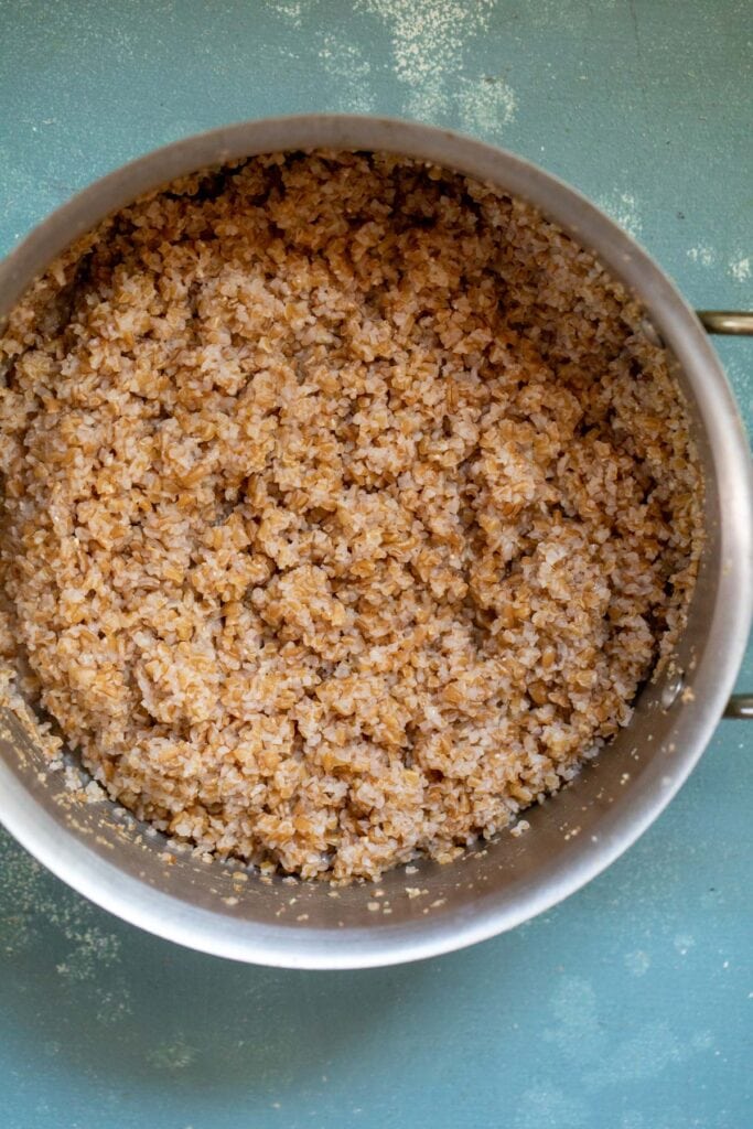 Cooked bulgar for salad.
